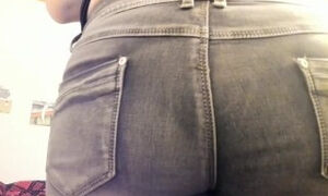 Italian girl farts wearing her new very tight jeans