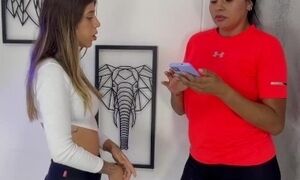 'Instructor de gym con gran pene nos folla a mi cuÃ±ada MollySmith y a mi - MelaniRincon'